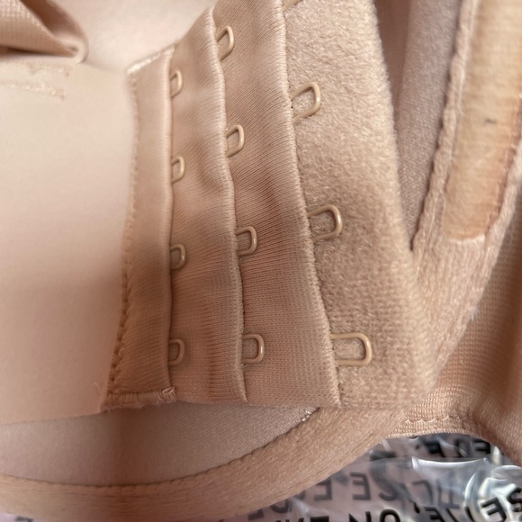 Spanx nude strapless bra in excellent condition. - Picture 4 of 4